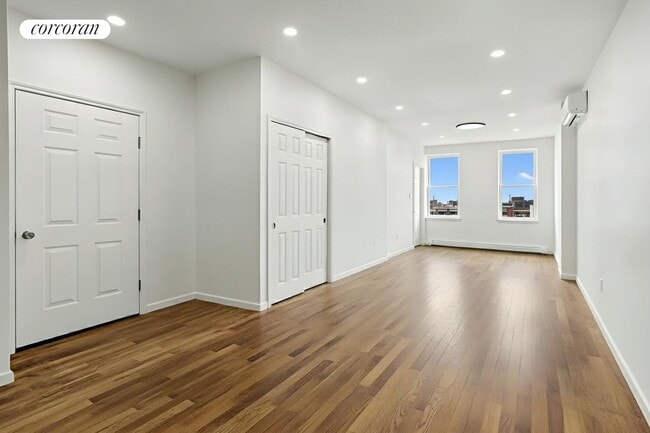 Building Photo - 408 Rogers Ave