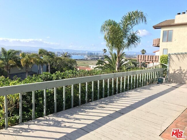 Foto del edificio - 241 Rees St