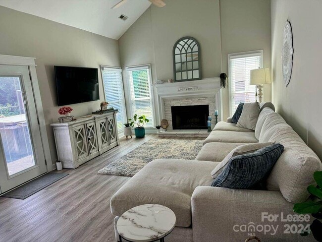 Building Photo - 19942 Scanmar Ln