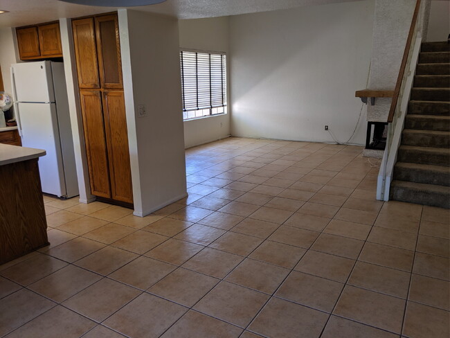 Building Photo - 3 Bedroom 2 Bathroom Close to ASU! $2099 a...