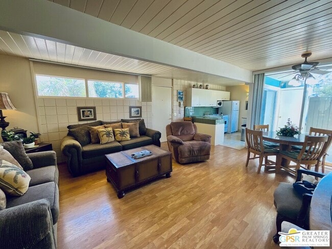 Building Photo - 1111 E Palm Canyon Dr