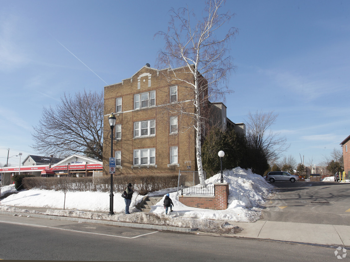 Building Photo - 913 Wethersfield Ave