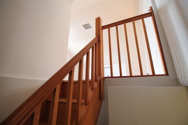 Building Photo - 2819 Lasalle Ave