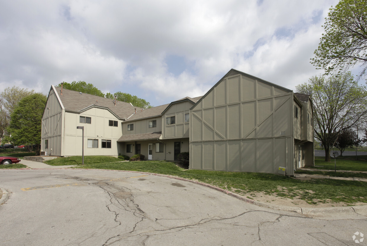 Primary Photo - Arboretum Townhomes