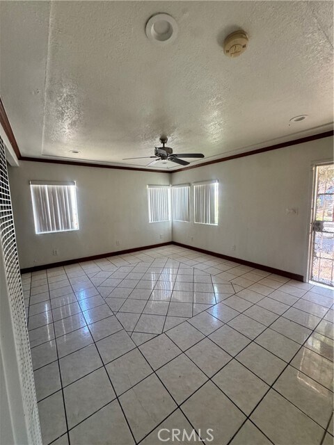 Foto del edificio - 3533 W 116th St