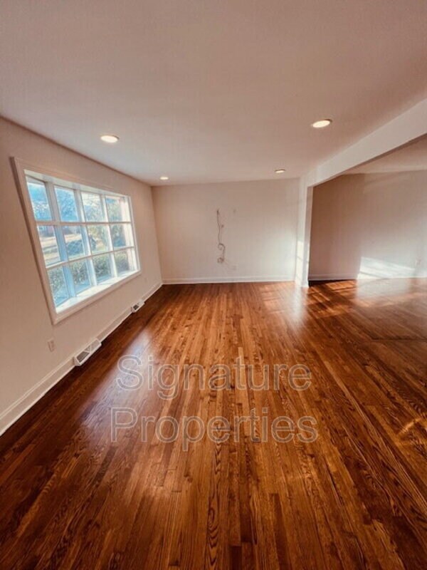 Foto del edificio - 936 Weaver Ave