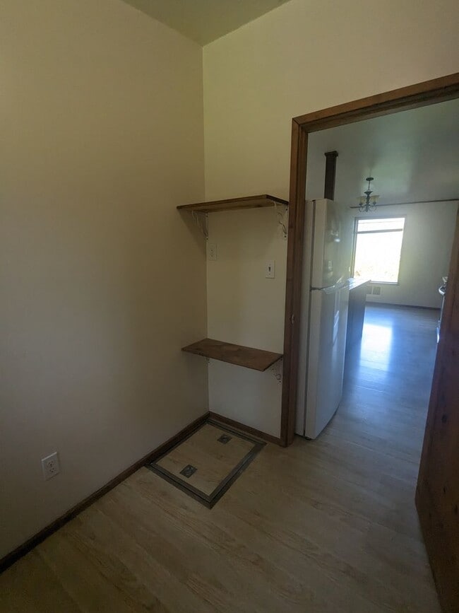 Building Photo - 710 Wolf Valley Dr