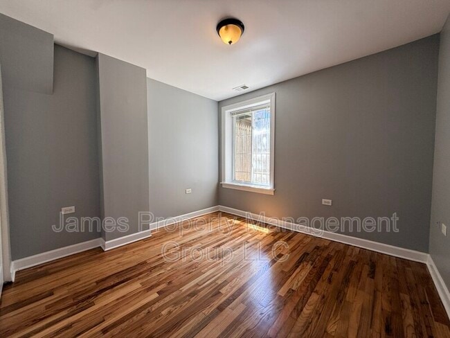 Building Photo - 2213 W Washington Blvd