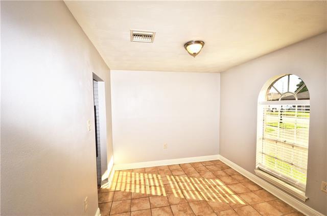 Building Photo - 4517 Lake Como Ave