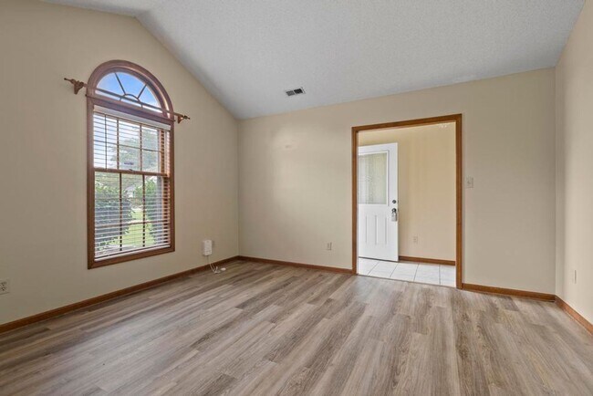 Foto del edificio - Cul-de-Sac Homesite! Tons of Room!