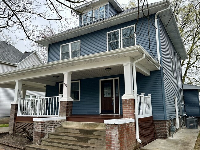 Building Photo - 212 E Jefferson St