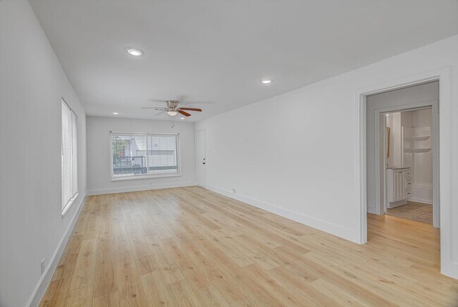 Building Photo - 1212 E 32nd St