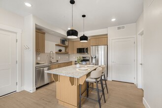 Building Photo - 1522 Quail Dr