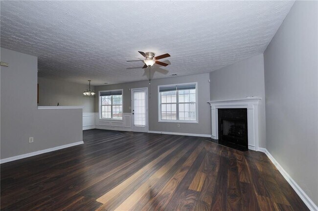 Foto del edificio - 632 Shadow Lake Dr