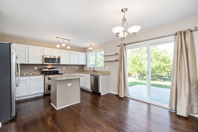 Foto del edificio - "COMING SOON" Spacious & Inviting Highland...