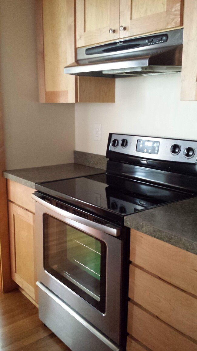 Building Photo - 5789 Pershing Ave