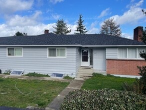 Building Photo - 417 E B St