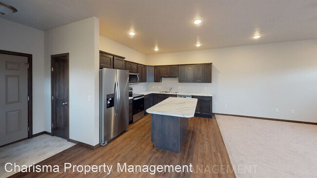 Building Photo - 3 br, 2.5 bath House - 225 E Ivy Road  - 2...
