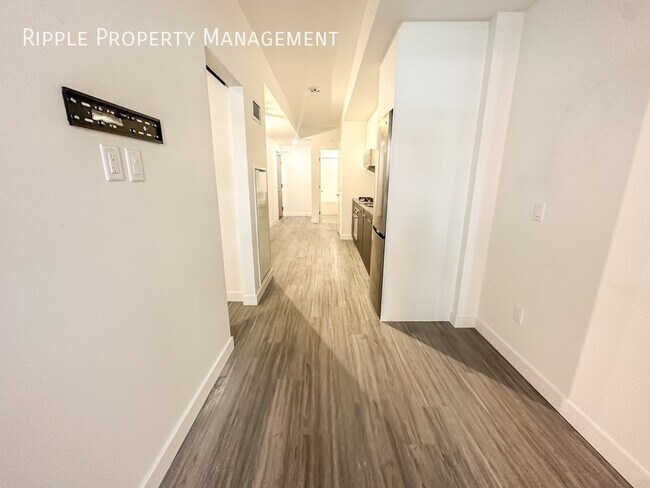 Photo du bâtiment - FIRST FREE MONTH! AMAZING 1 BED/ 1 BATH CONDO