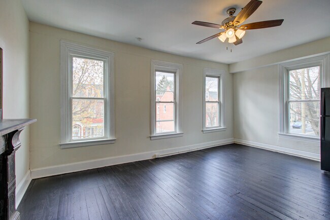 Building Photo - 403 Lancaster Ave