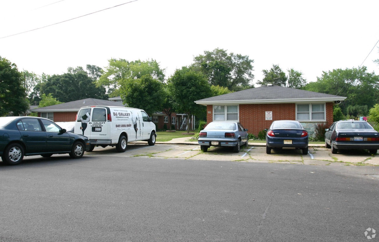 431 Filweber Ct, Antioch, IL 60002 Apartments in Antioch, IL