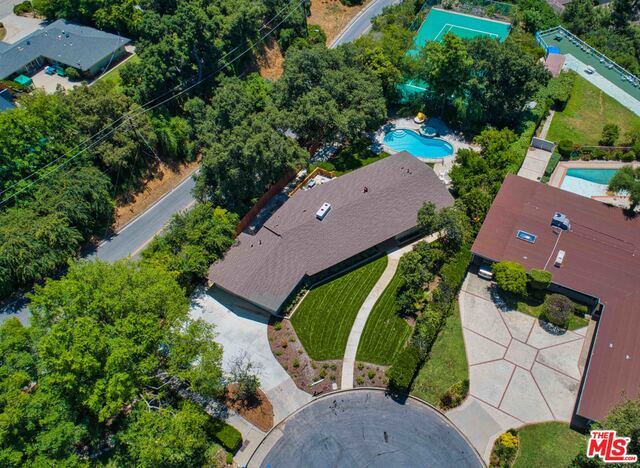 Foto principal - 585 Rim Rd