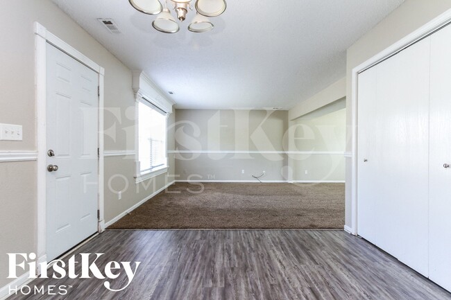 Foto del edificio - 1938 Bradford Trace Way