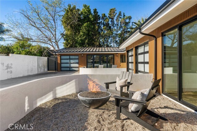 Foto del edificio - 251 Costa Mesa St