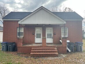 Building Photo - 513-515 Buick St
