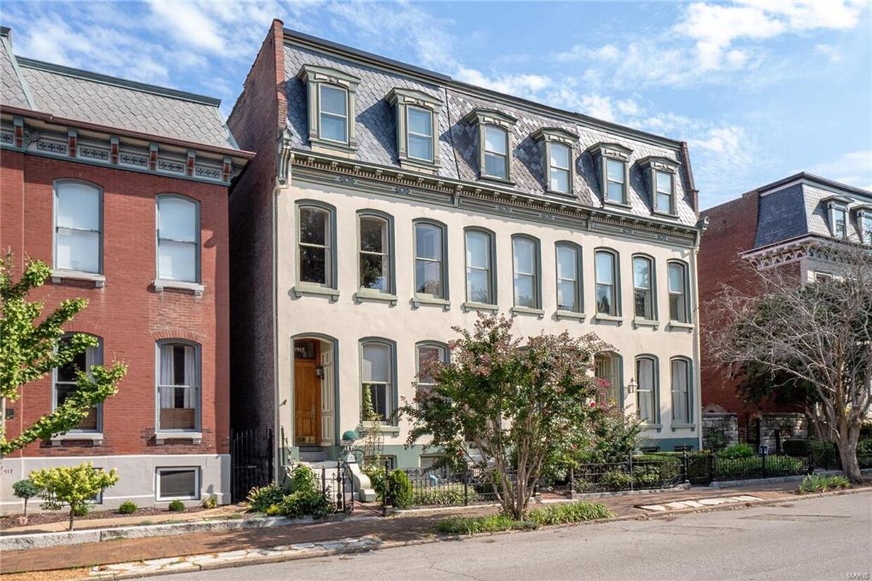 Primary Photo - Charming Victorian Lafayette Square town home