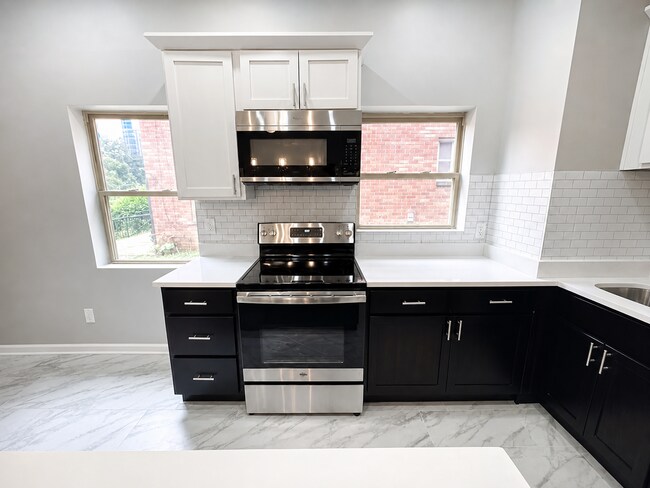 Foto del edificio - 3835 Beechwood Blvd