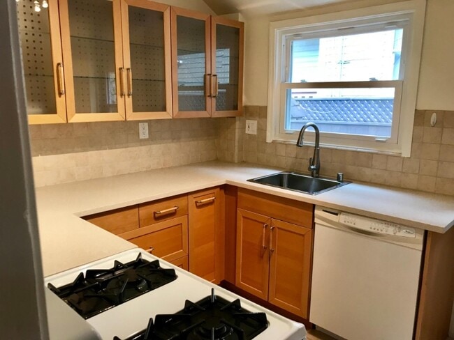 Foto del edificio - 1826 Berkeley Way