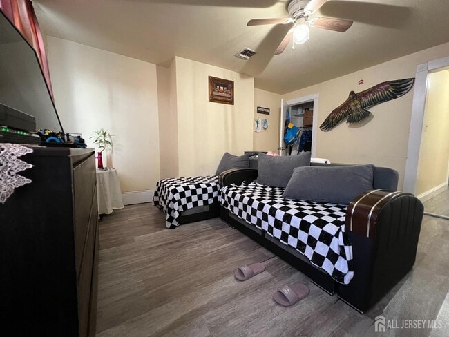 Building Photo - 109 Washington St