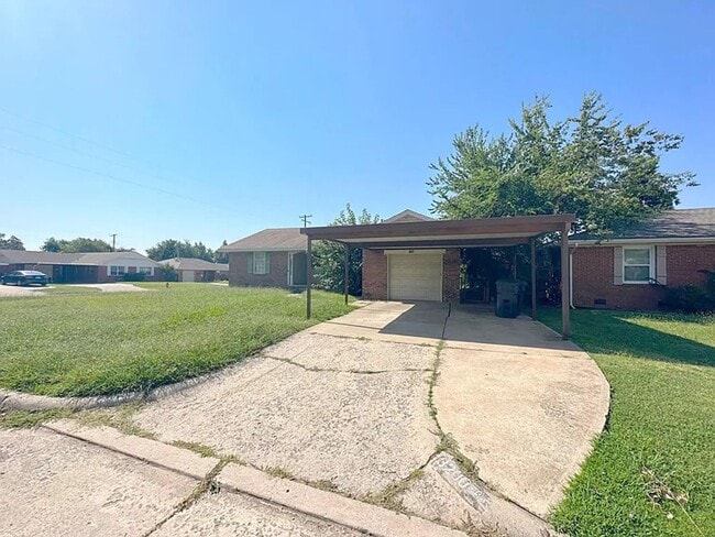 Photo - 3200 NW 37th St House