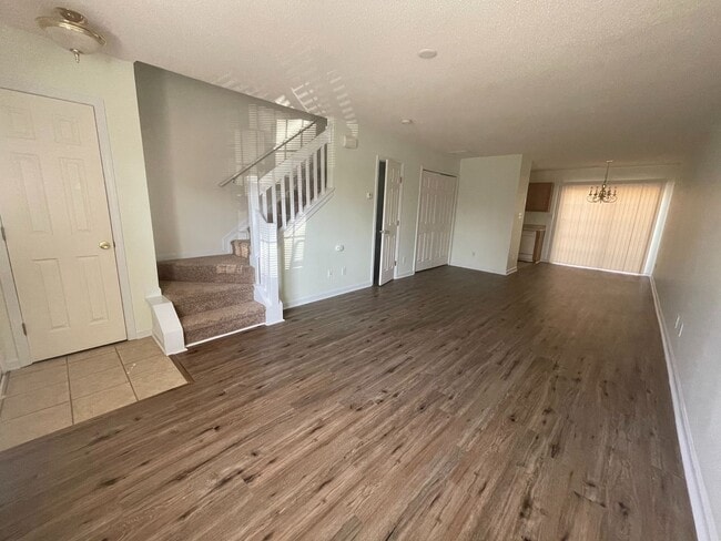 Building Photo - 2 Bedroom Townhome in Bridford Downs