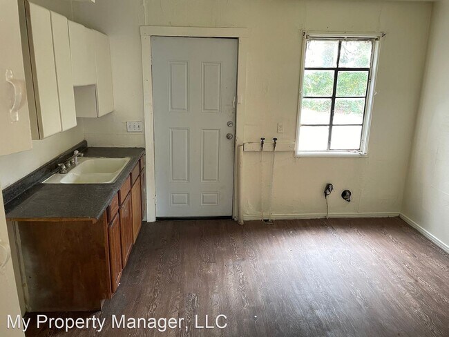 Building Photo - 2 br, 1 bath House - 3643 Huston Street
