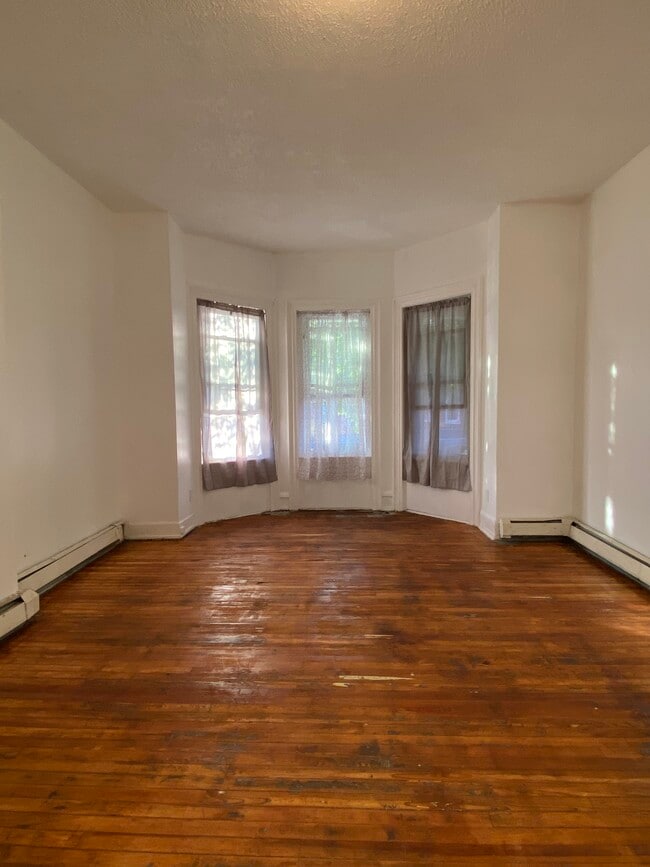 217 Hamilton Ave