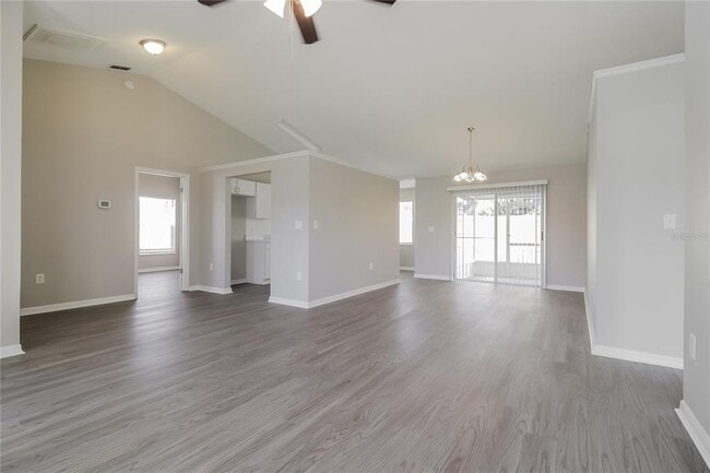 Building Photo - 2665 Oak Run Blvd