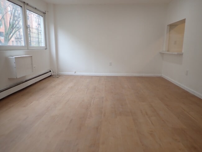 Building Photo - 1174 Sherman Ave