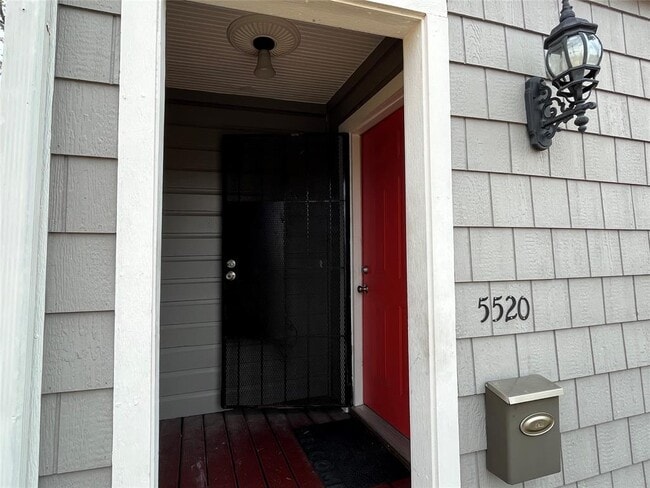 Building Photo - 5520 Barremore St