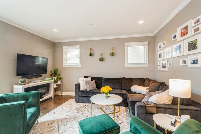 Building Photo - 1355 N Mohawk St