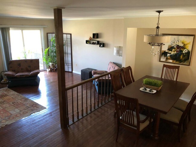 Foto del edificio - 221 Colby Pl