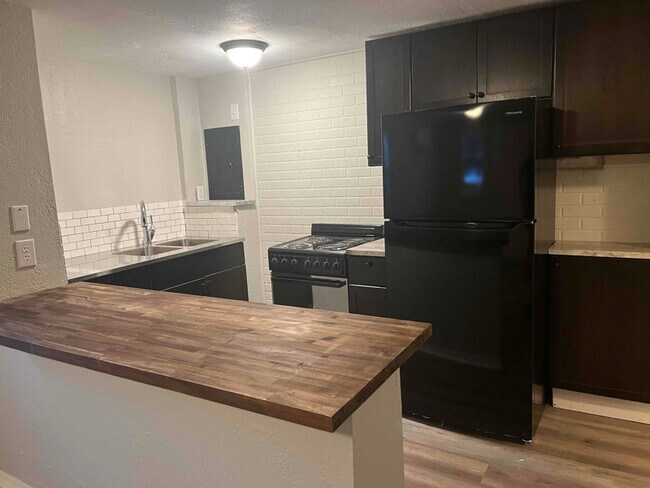 Foto del edificio - 639 Cherry St
