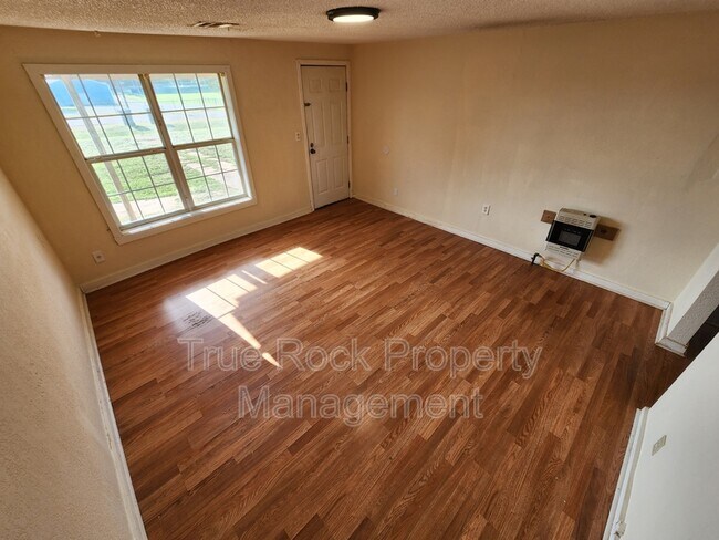 Foto del edificio - 400 N Division St