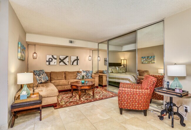 Foto del edificio - 5225 E Waverly Dr