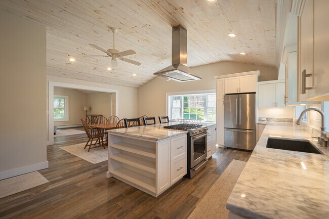 Foto del edificio - 463 Doodletown Rd
