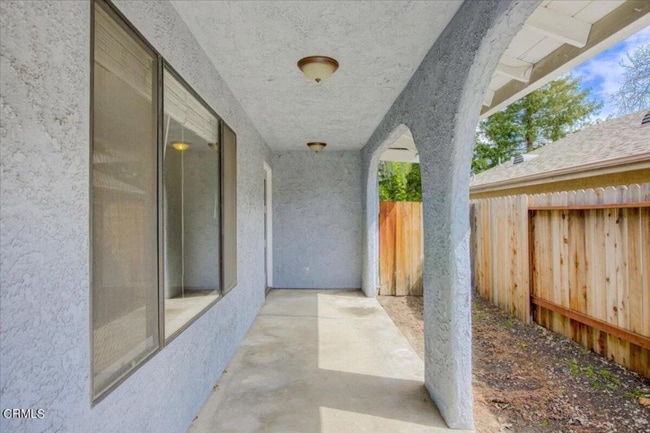 Building Photo - 302 Hodencamp Rd