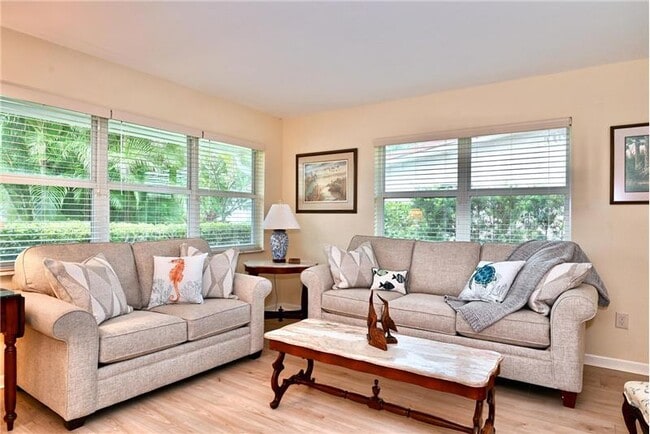 Building Photo - 129 Alhambra Pl