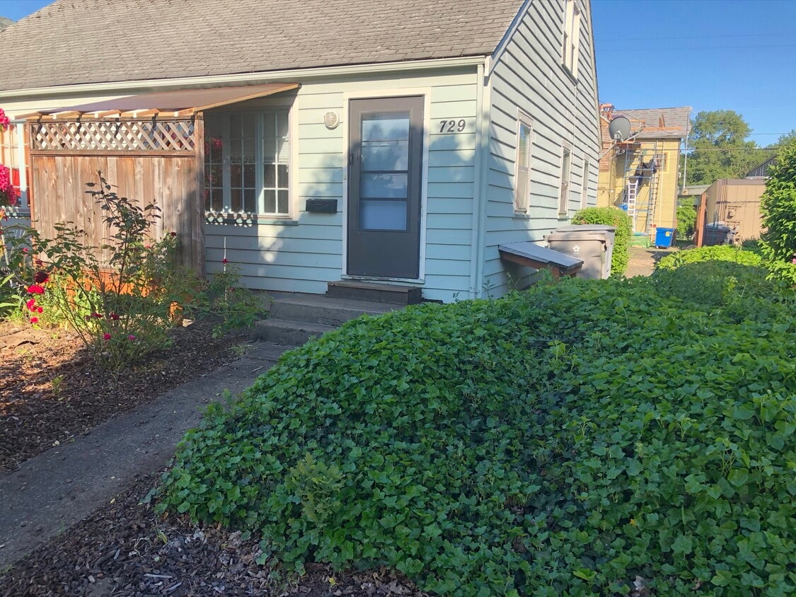 Primary Photo - 729 SW 4th St