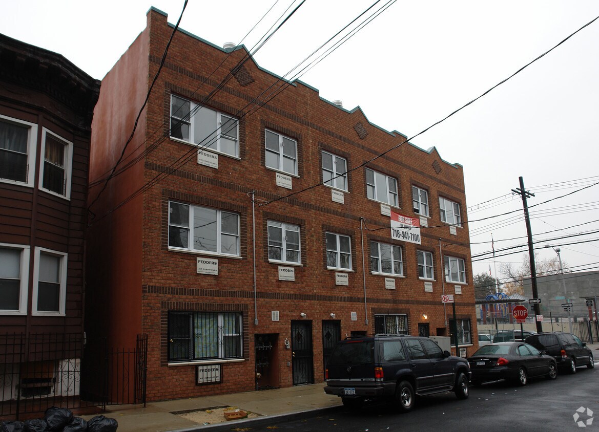 Primary Photo - 802-806 E 216th St